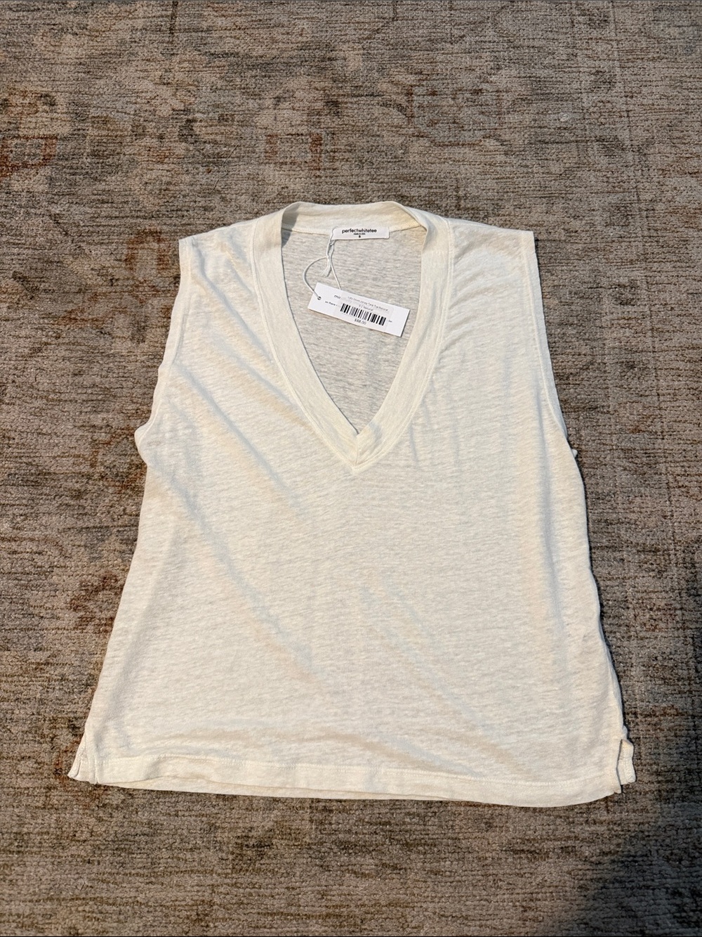 NEW perfectwhitetee Lightweight V-Neck Lucy Tank in Off-White Natural
